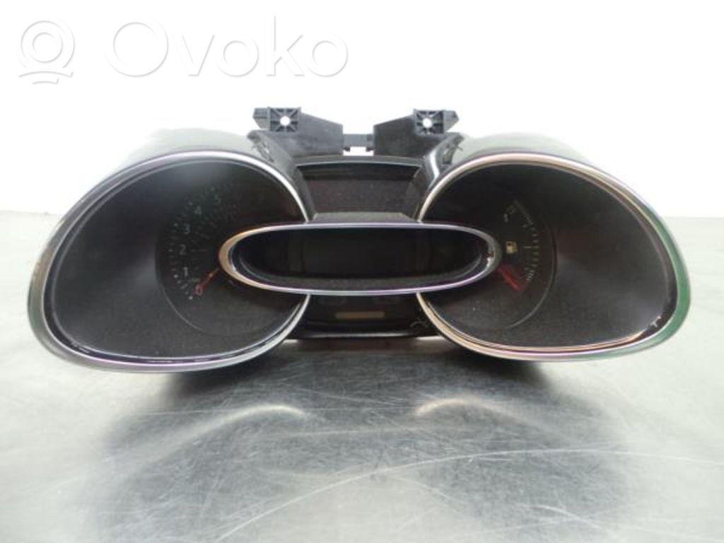 Renault Clio IV Speedometer (instrument cluster) 