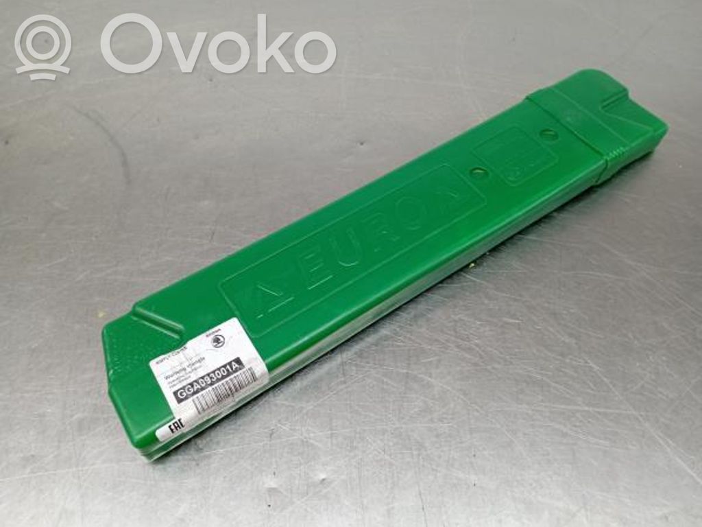 Skoda Rapid (NH) Trójkąt ostrzegawczy 