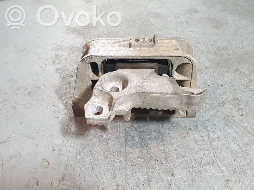 Engine mount bracket   112108180R