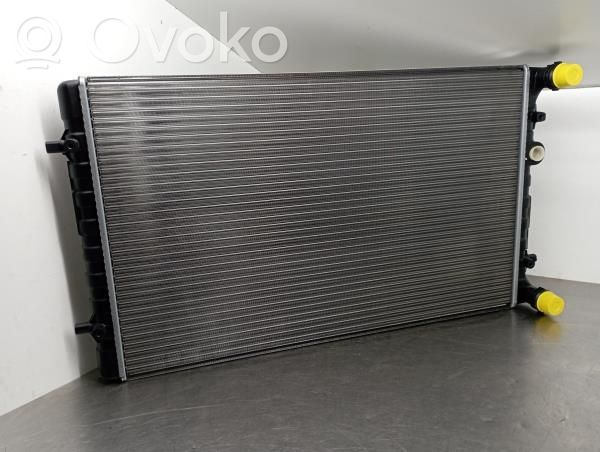 Volkswagen Golf IV Aušinimo skysčio radiatorius 