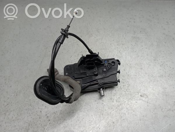 Ford Fiesta Priekšpusē slēdzene 