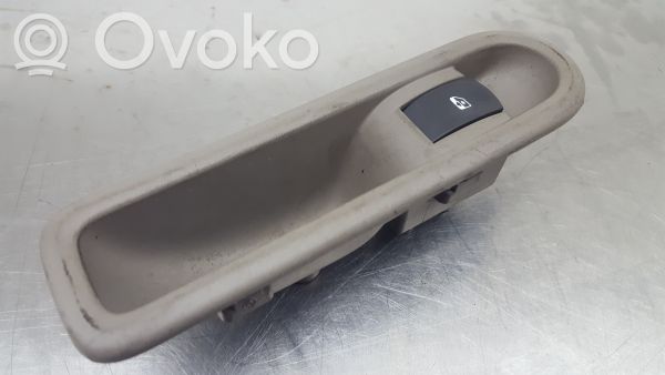 Renault Clio III Electric window control switch 