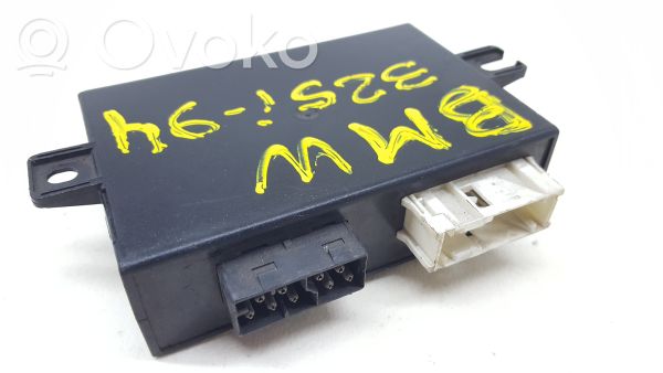 BMW 3 E36 Oven keskuslukituksen ohjausyksikön moduuli 