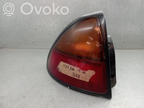 Mazda 323 Takaluukun takavalot 
