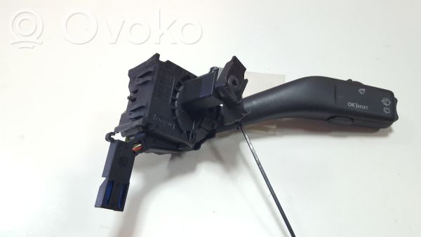 Volkswagen Golf V Wiper speed switch 