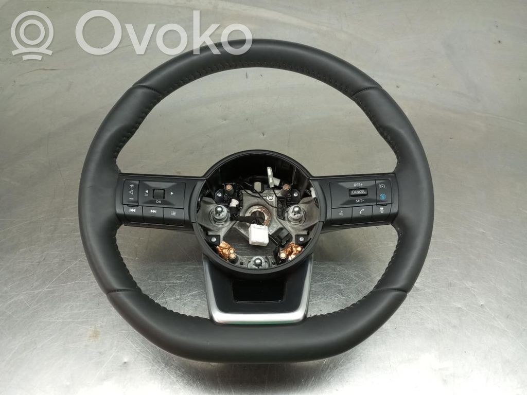 Nissan Qashqai J12 Volan 