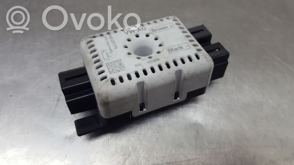 Volkswagen Golf VII Amplificatore antenna 