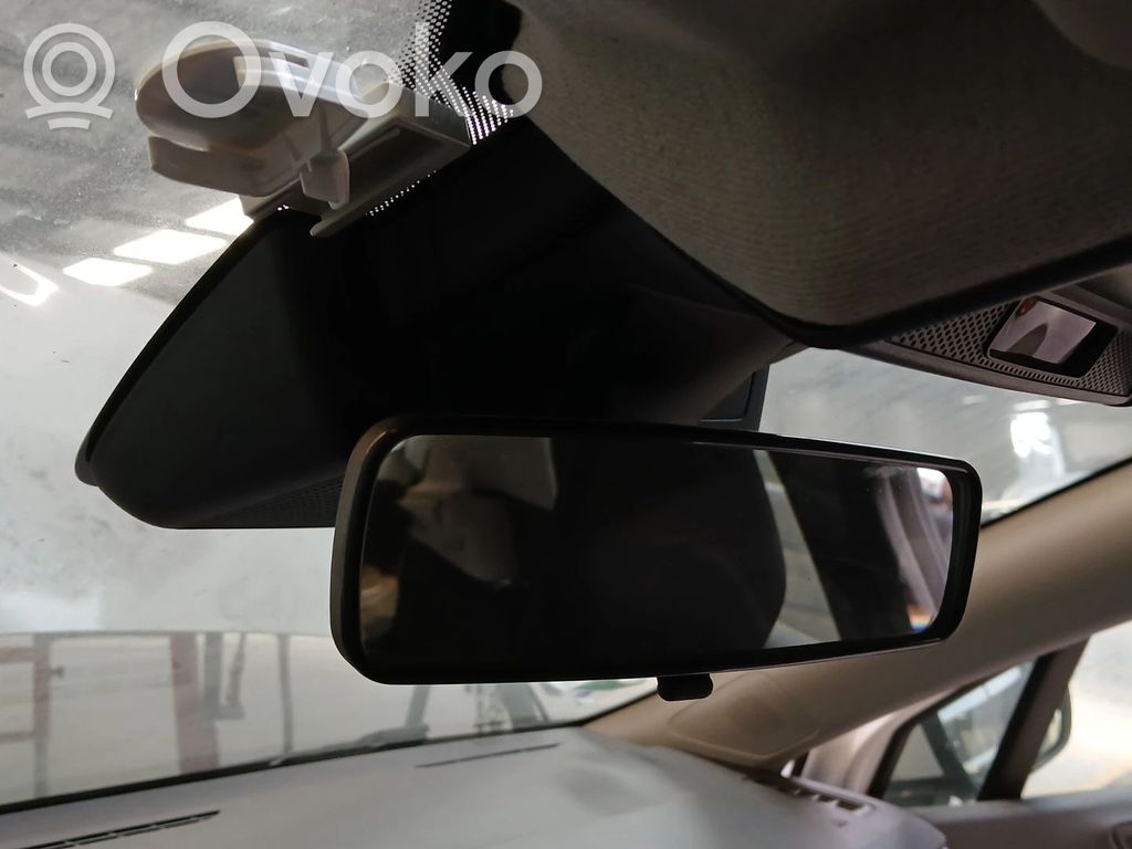 Rear view mirror (interior)