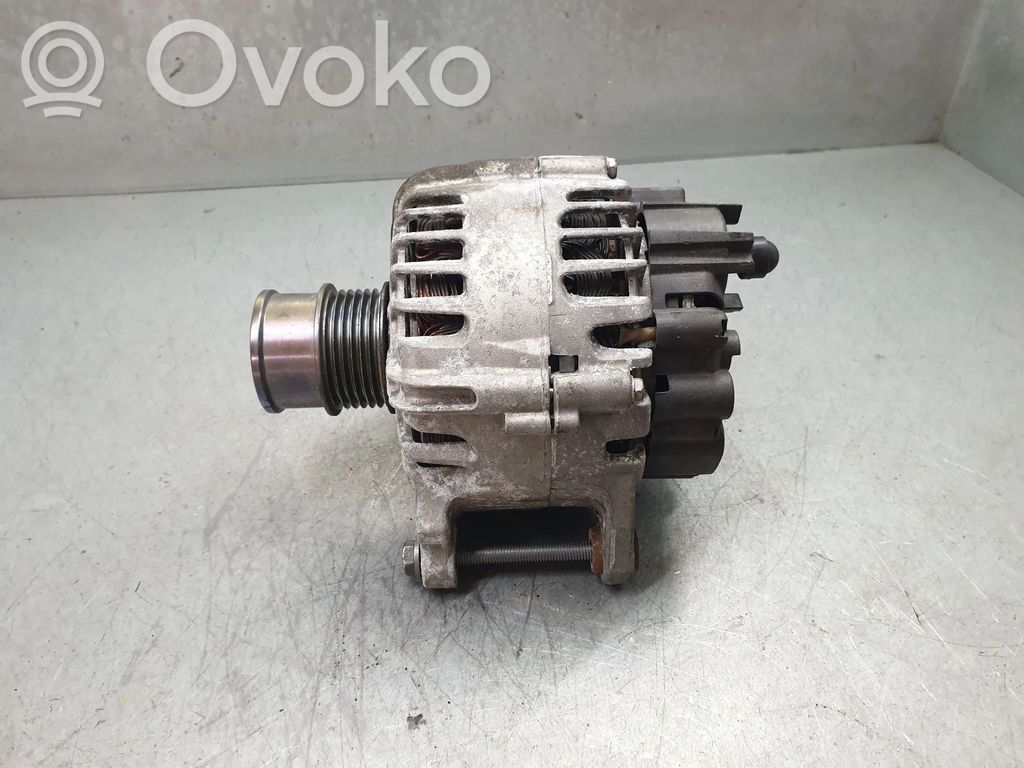 Alternador   04E903015,217228213,2715542C,TG12C280