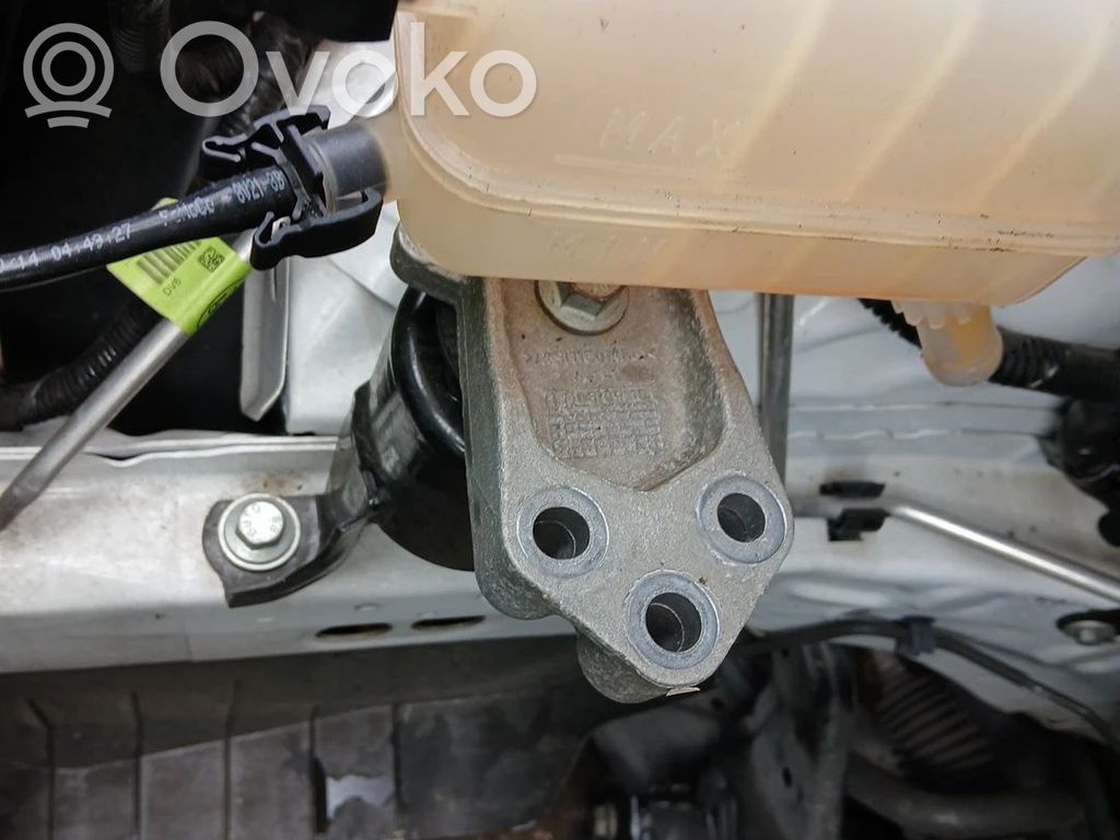 Engine mount bracket