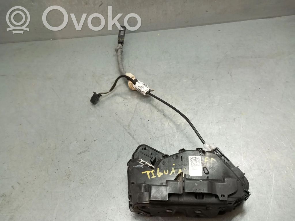 Volkswagen Tiguan Încuietoare ușă față 