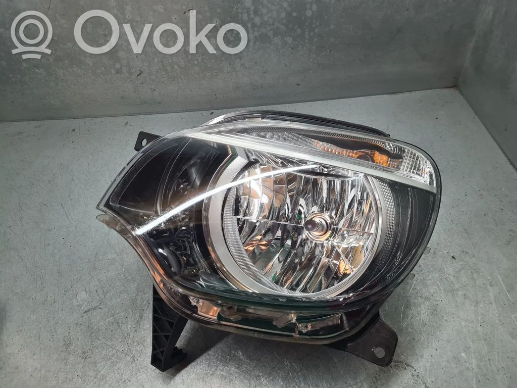 Renault Twingo III Phare frontale 