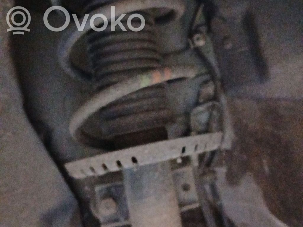 Audi A1 Priekšpusē amortizators 