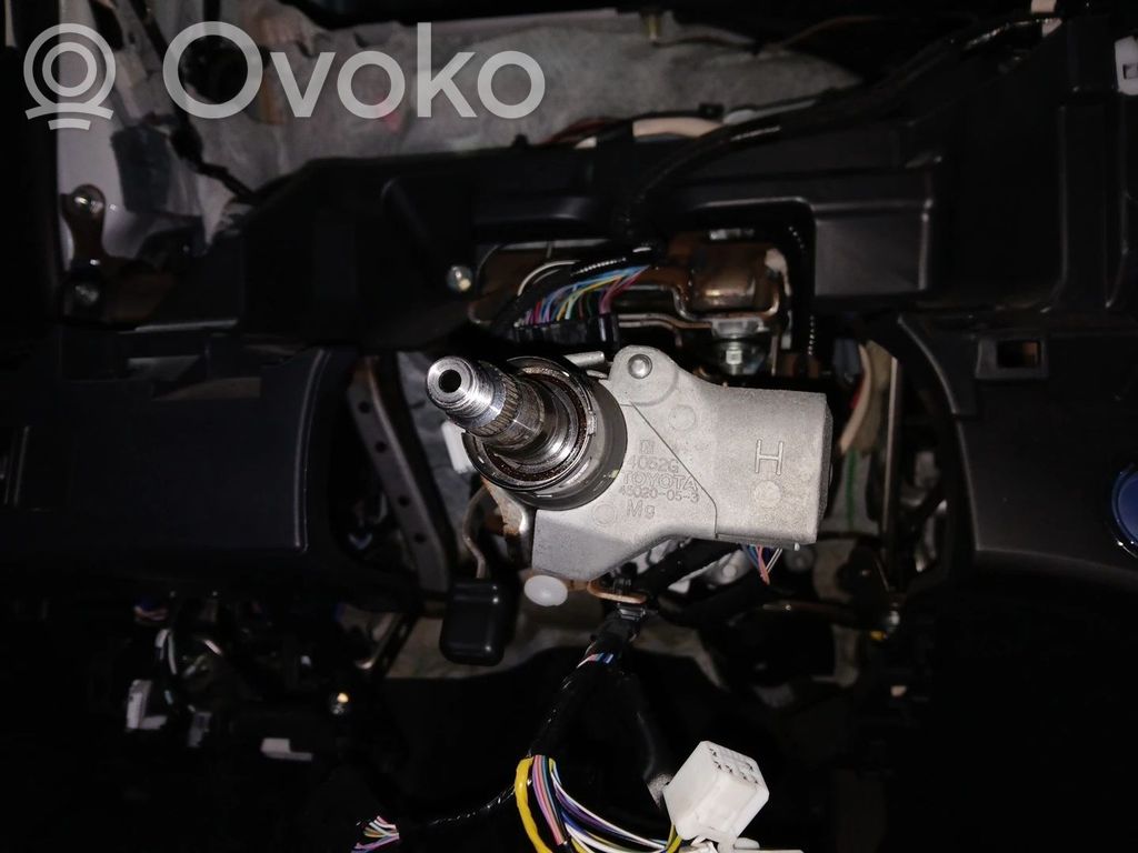 Ohjauspyörä   4520A0D050,4520A0D051,4520A0D060,4520A0D061,896500D290,896500D291,896500D292,896500D293,896500D300,896500D301,896500D302,896500D332,896500D333,896500D334,896500D352,896500D353,896500D371,896500D372,896500D373,896500D395