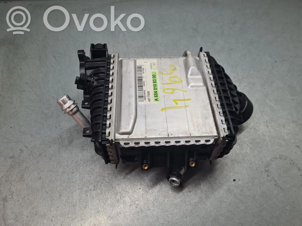 Mercedes-Benz C W205 Chłodnica powietrza doładowującego / Intercooler