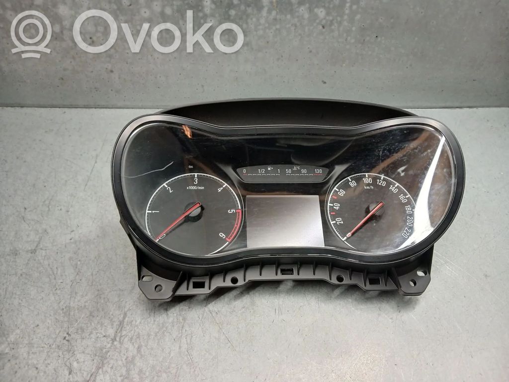 Opel Corsa E Spidometrs (instrumentu panelī) 