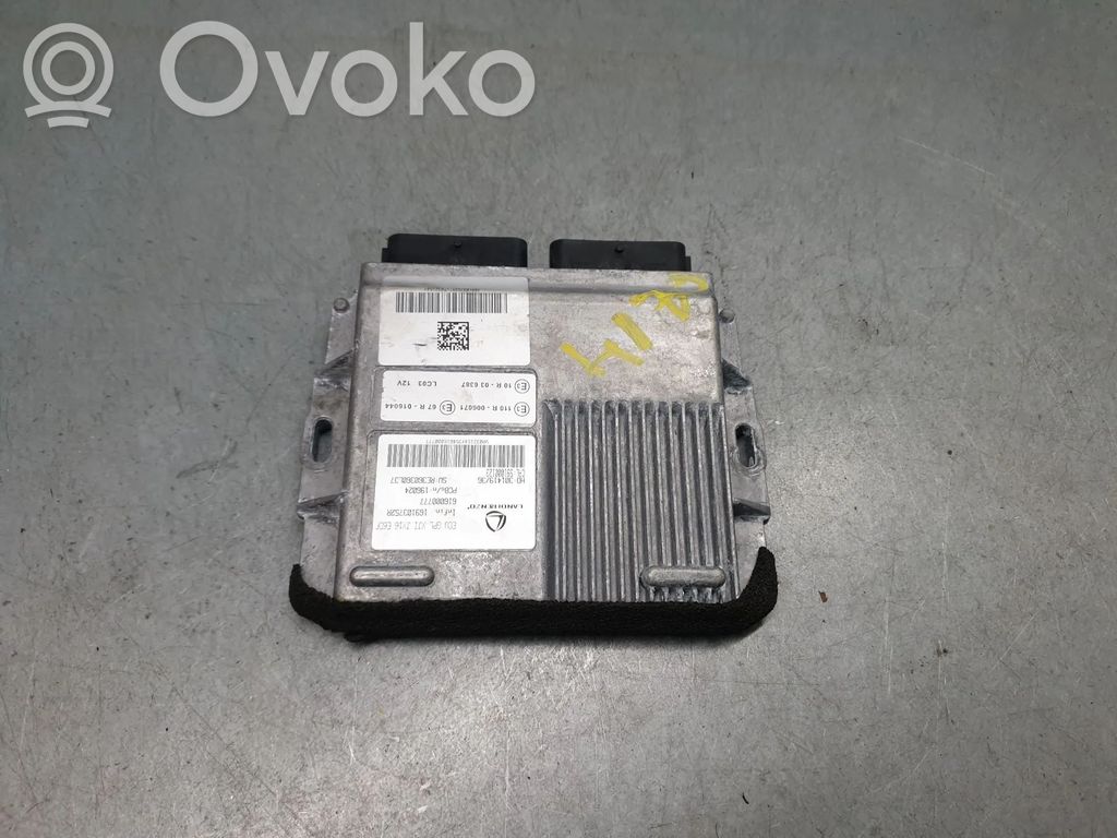 Dacia Sandero Engine control unit/module 