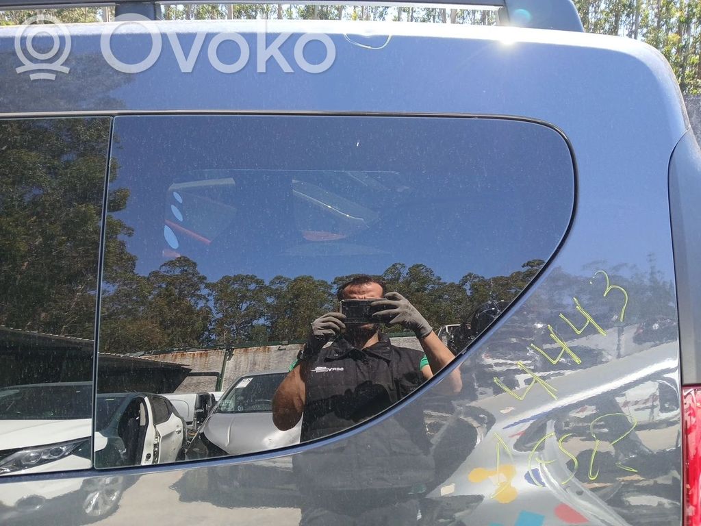 Rear side window