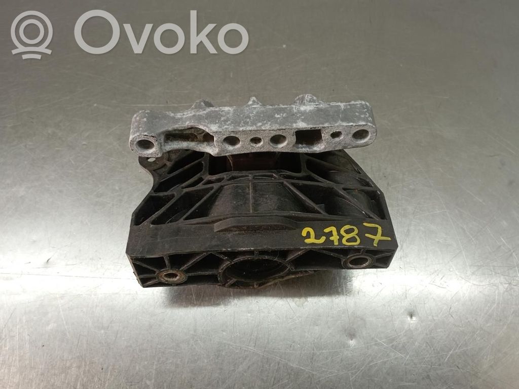 Peugeot 208 II Engine mount bracket 