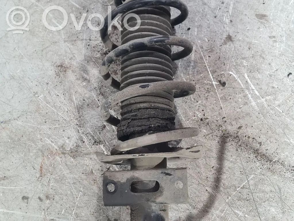 Audi A1 Priekšpusē amortizators 