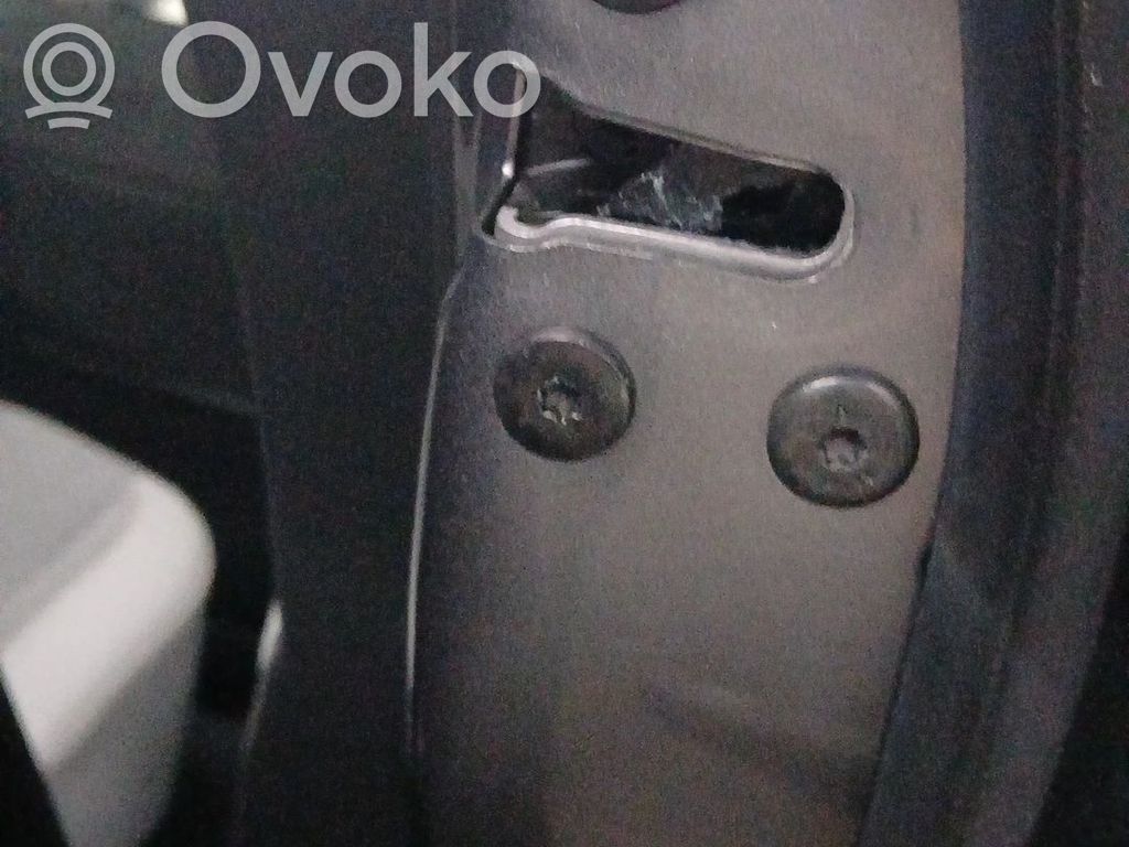 Galinių durų spyna