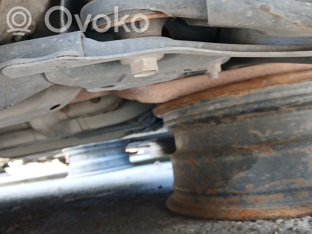 Toyota Yaris Rama pomocnicza przednia 