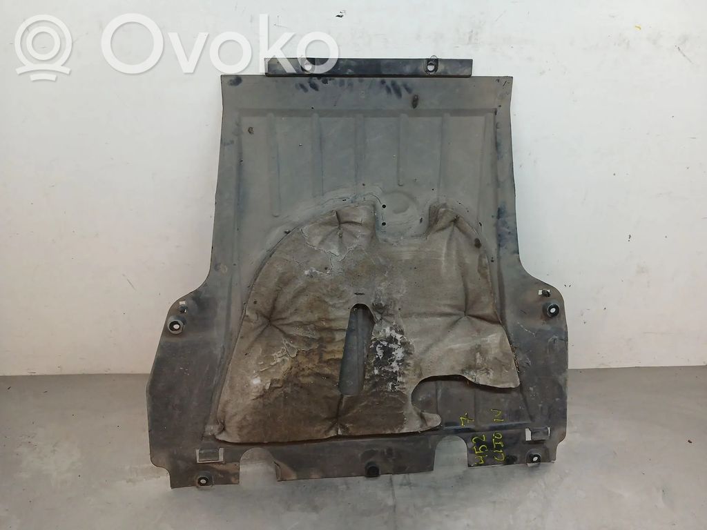 Renault Clio IV Osłona dolna silnika 