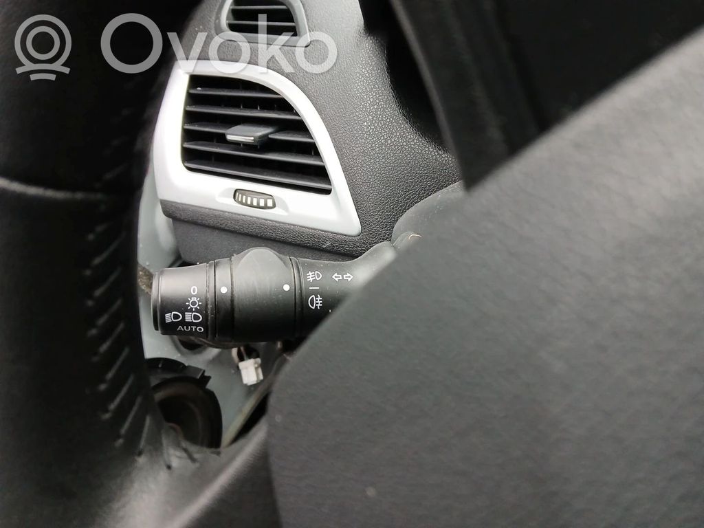 Renault Megane III Otros interruptores/perillas/selectores 
