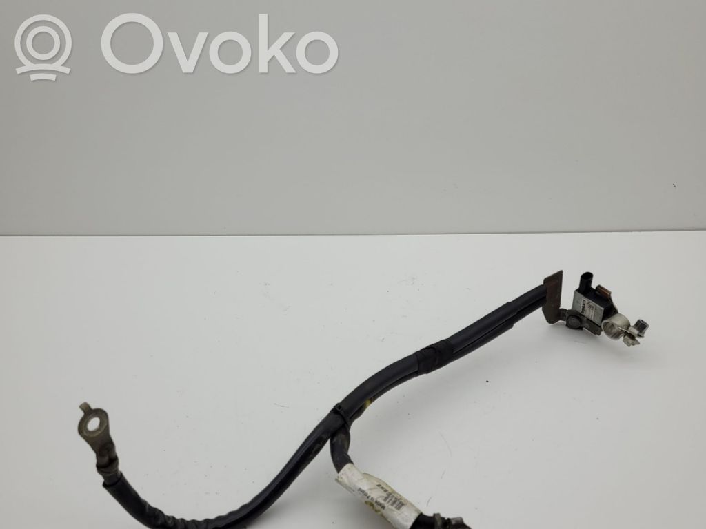 Volvo V40 Maakaapeli, akku 
