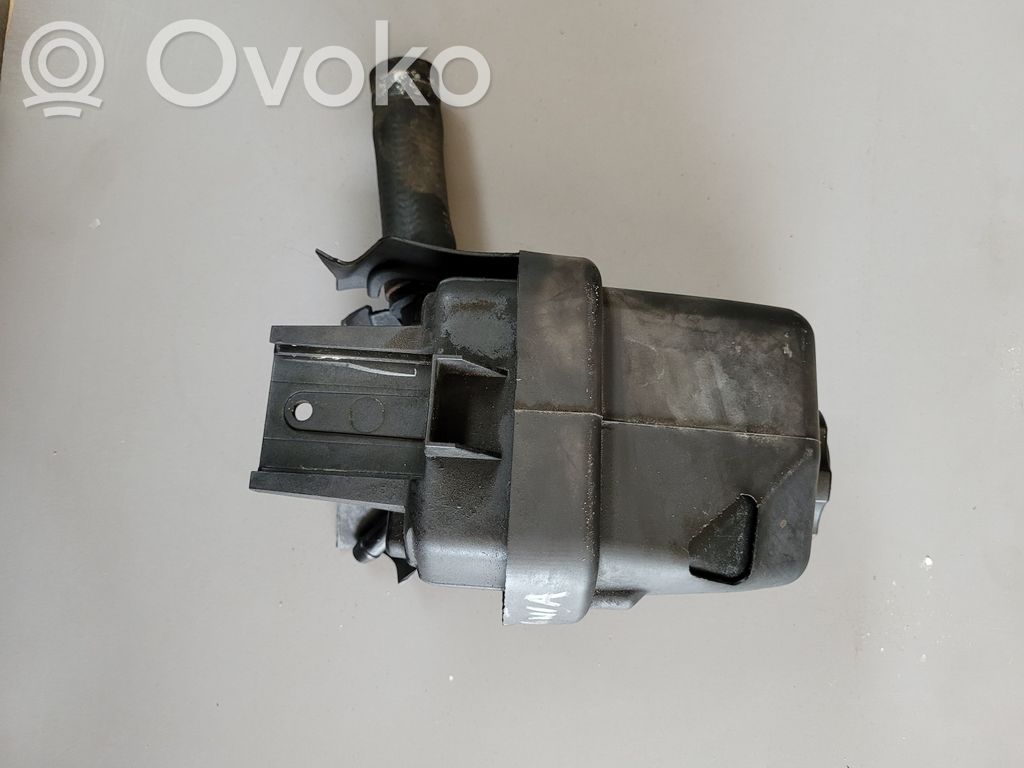Opel Insignia A Ohjaustehostimen nestesäiliö 