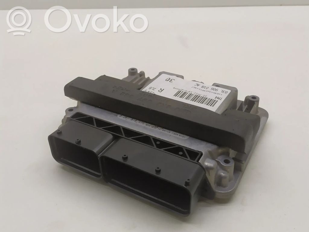 Audi A5 8T 8F Engine control unit/module 