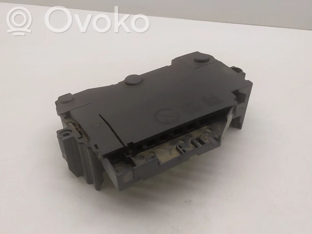 Volvo V40 Fuse module 