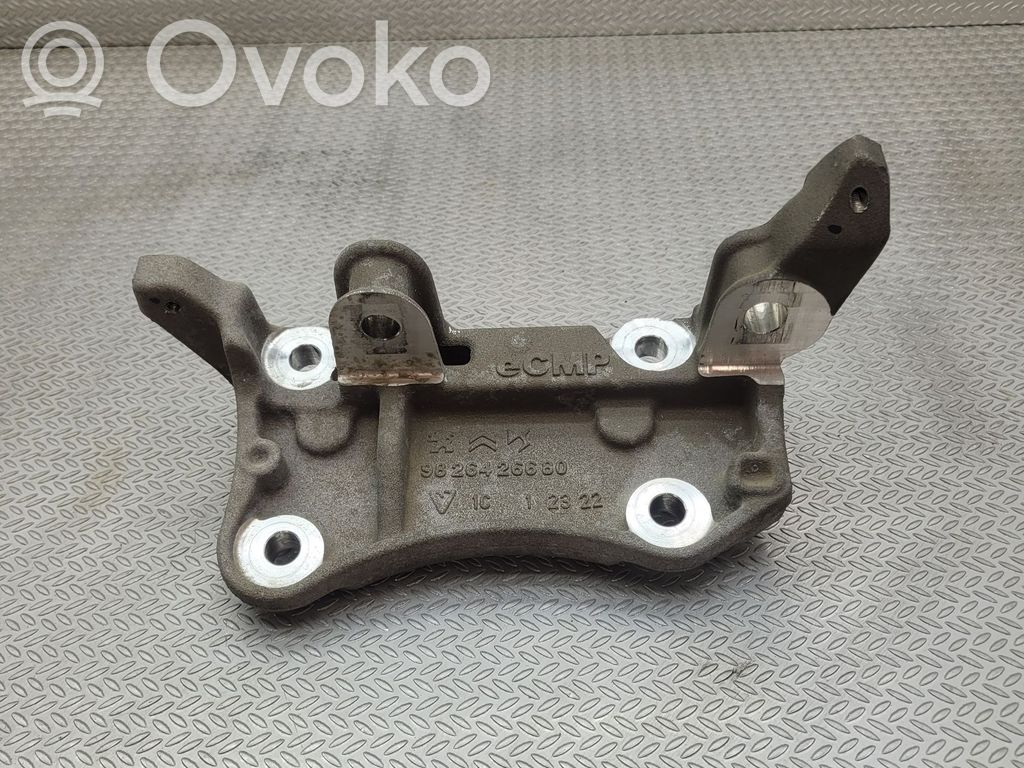 Opel Mokka B Engine mounting bracket 