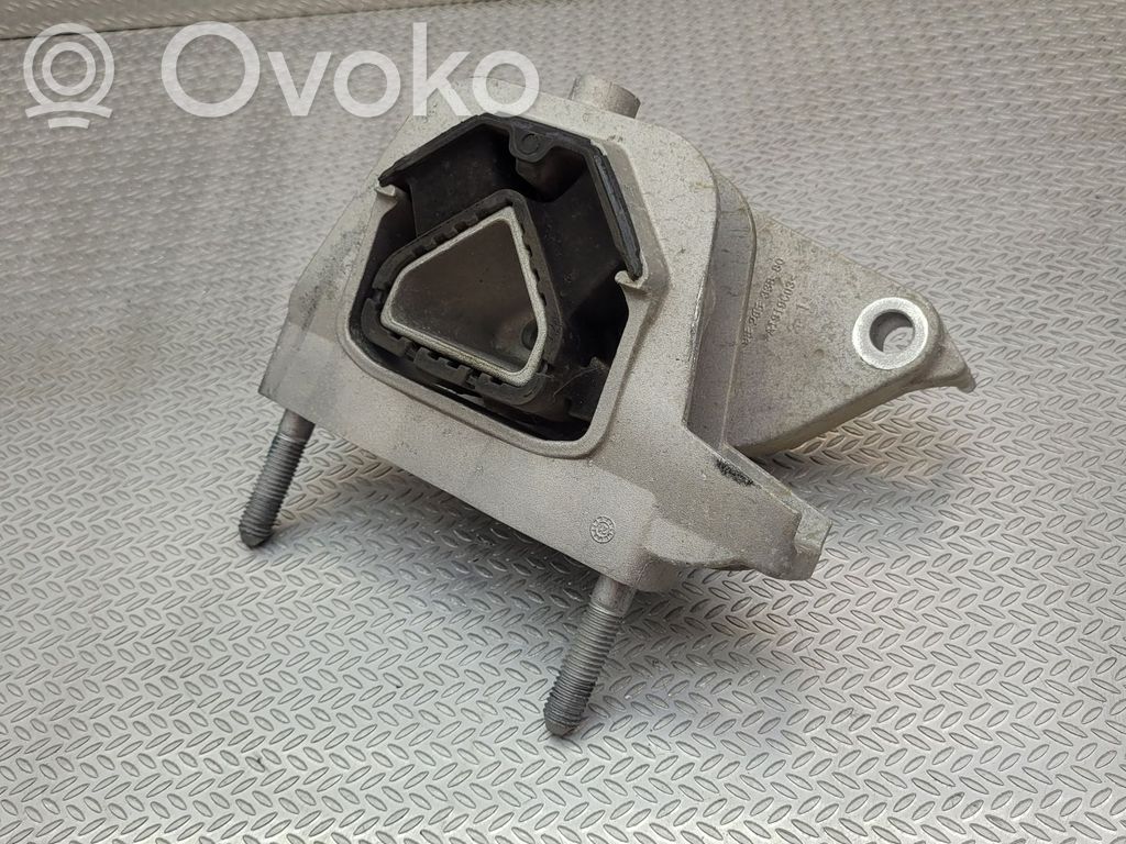 Opel Mokka B Engine mount bracket 