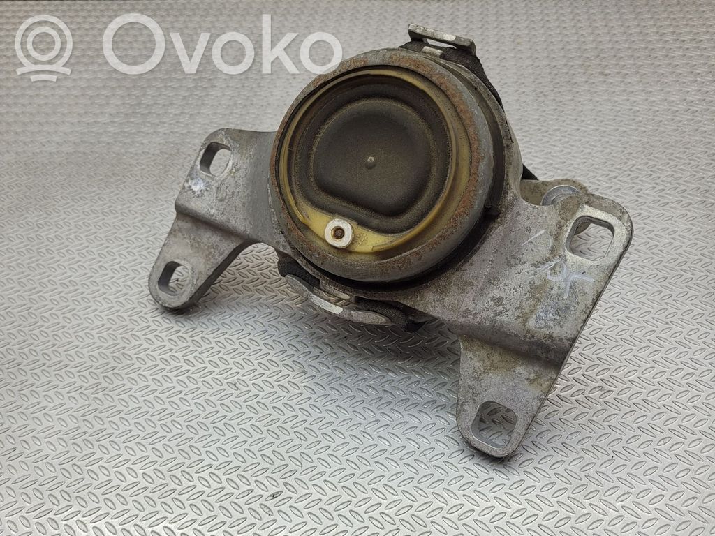 Volvo V40 Cross country Engine mount bracket 