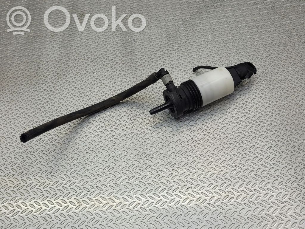 Volvo XC60 Windscreen/windshield washer pump 