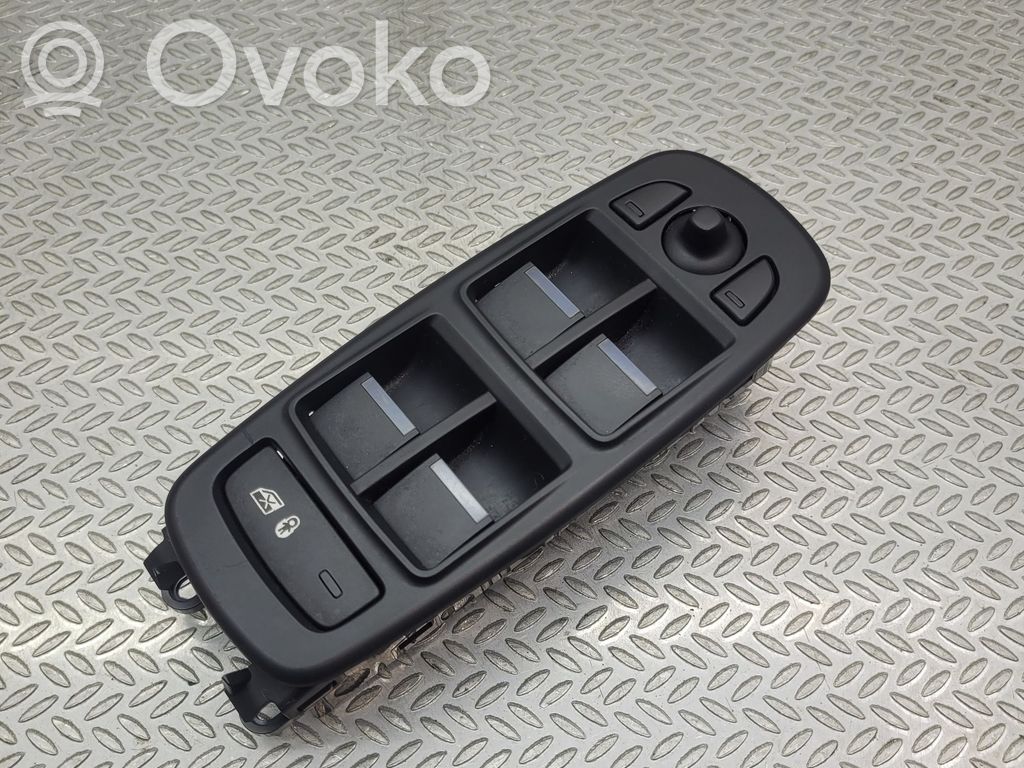 Jaguar XE Electric window control switch 