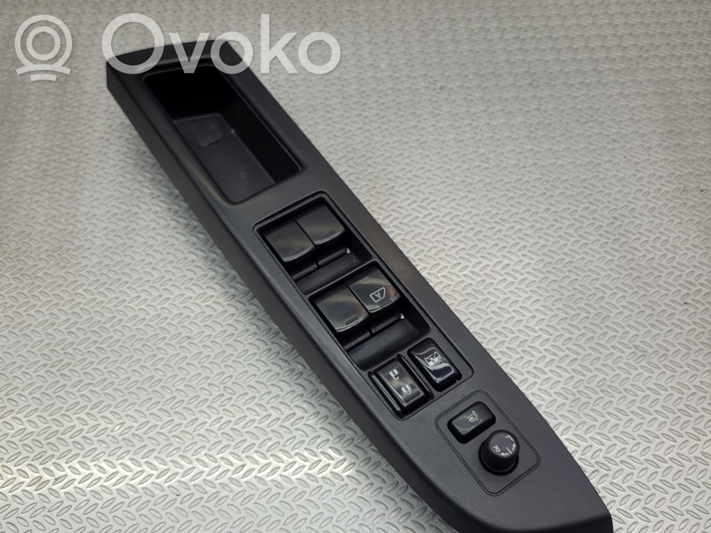 Subaru XV I Electric window control switch 