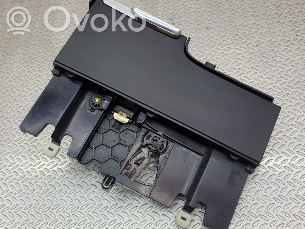 Volvo S90, V90 Ashtray (front) 