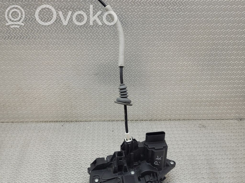 Volvo S90, V90 Priekšpusē slēdzene 