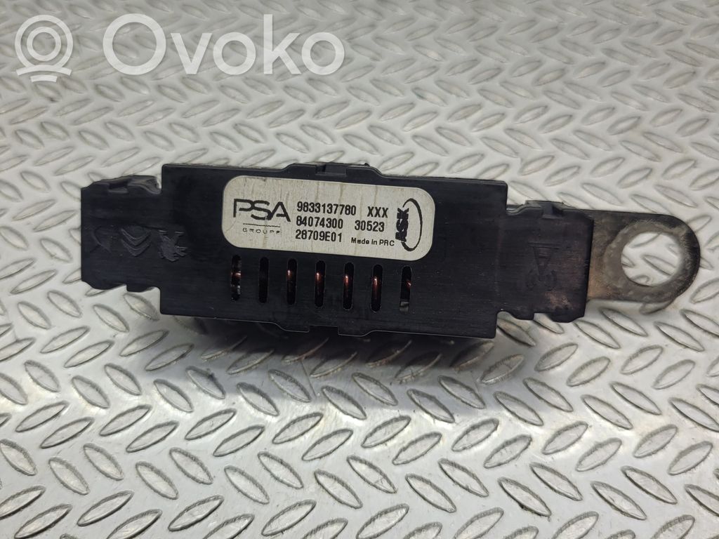 Peugeot 308 Aerial antenna amplifier 