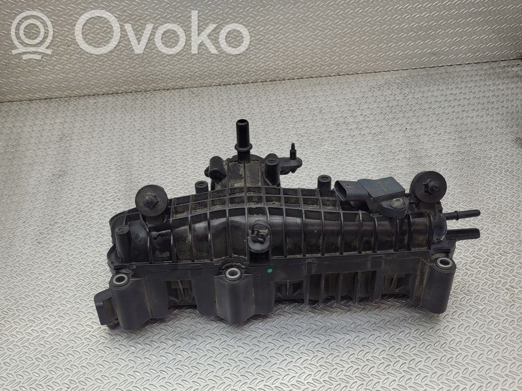 Volvo XC40 Kolektor ssący 