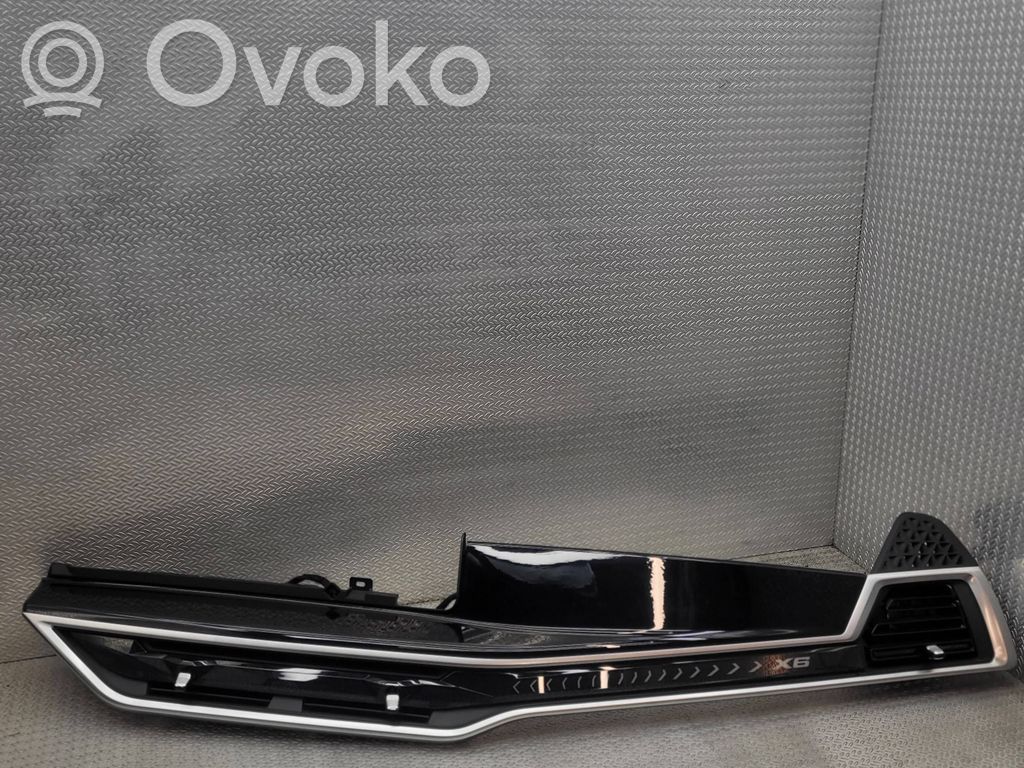 BMW X6 G06 Centrinės oro grotelės 