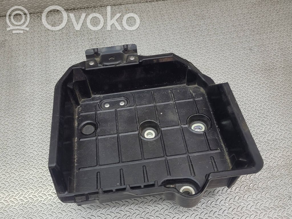 Toyota Corolla E210 E21 Akun alusta 
