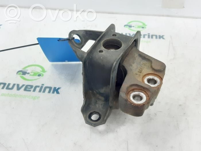 Peugeot 108 Engine mount bracket 