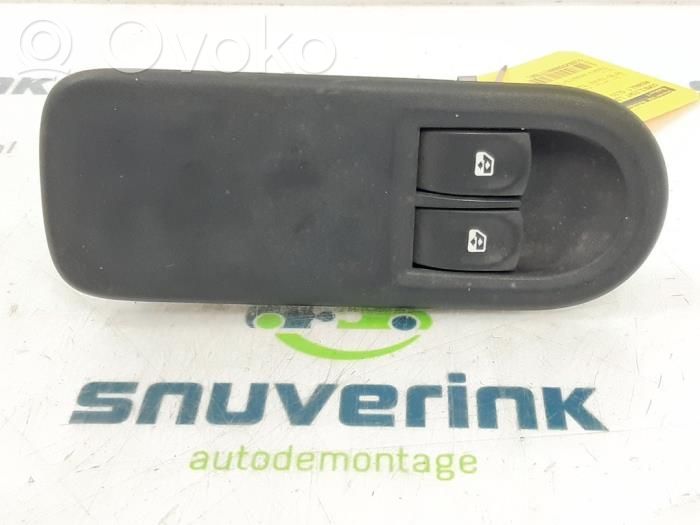 Renault Clio III Electric window control switch 