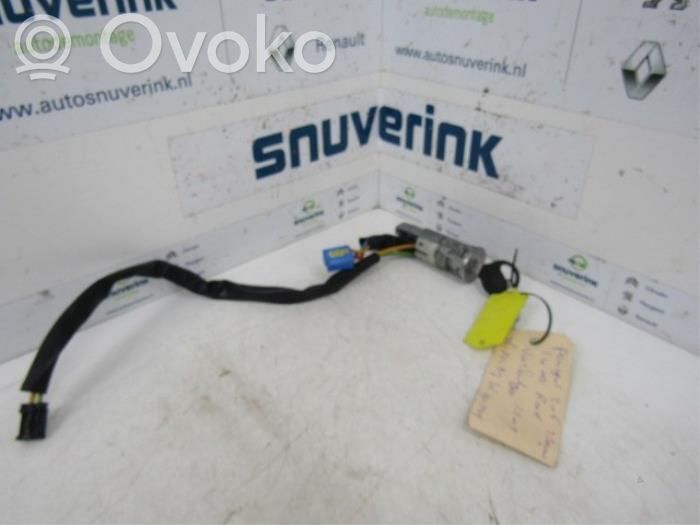 Peugeot 206 Moottorinohjausyksikön sarja ja lukkosarja 