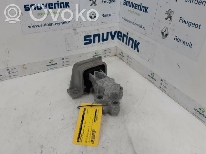 Renault Twingo II Engine mount bracket 