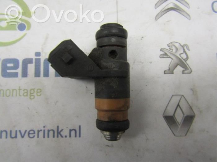Renault Clio II Fuel injector 