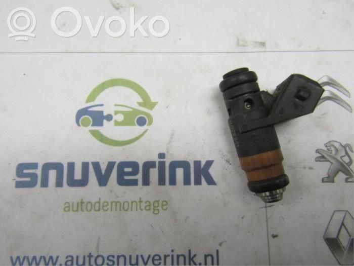 Renault Clio II Fuel injector 